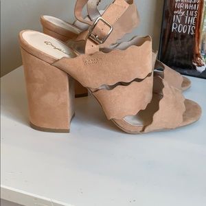 Scalloped strappy Nude Heels!